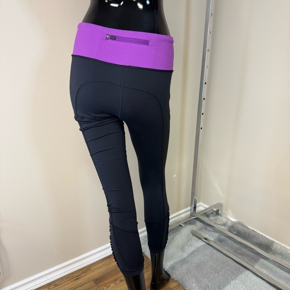 Lululemon Crop Leggings Black Purple Waistband Reflective Run Crops Size 8 - Picture 4 of 6